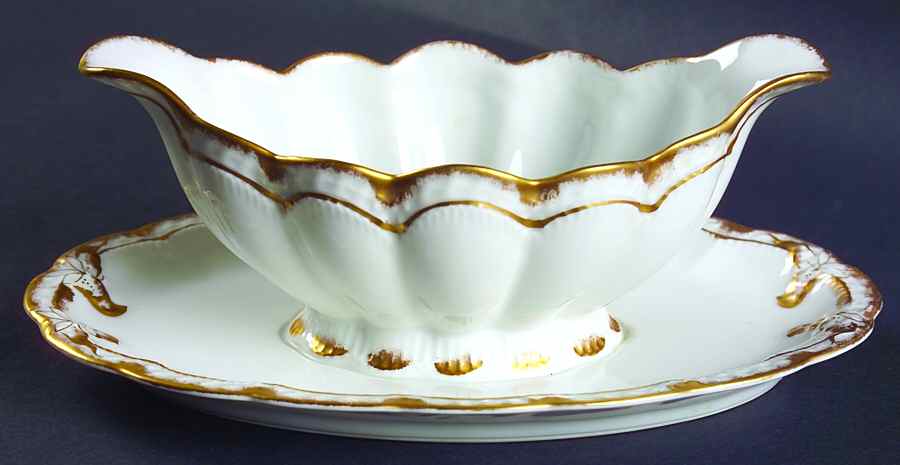 Schleiger 213 Gravy Boat with Attached Underplate by Haviland-1