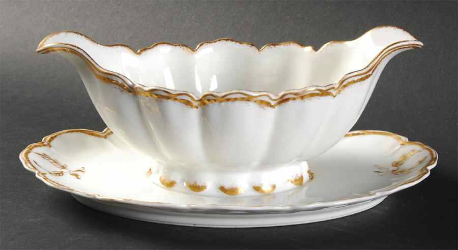 Schleiger 22 Gravy Boat with Attached Underplate by Haviland-1