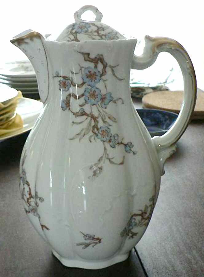 Schleiger 222F Chocolate Pot & Lid by Haviland-1