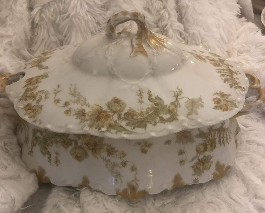 Schleiger 235j Tureen &  Lid by Haviland-1