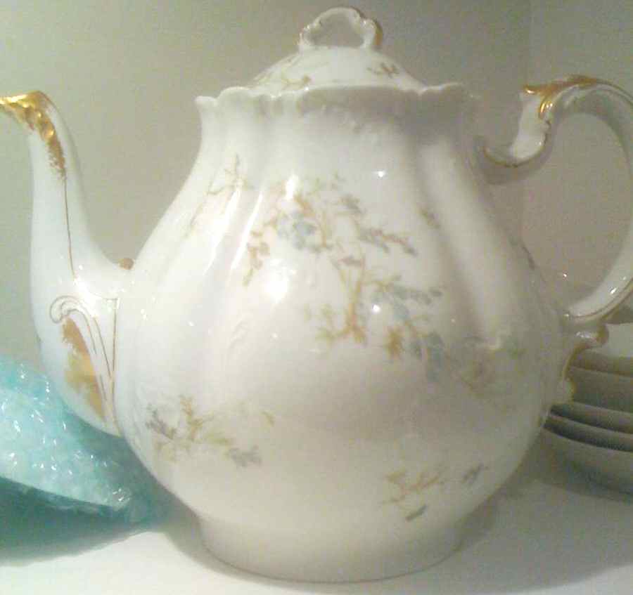 Schleiger 245 Teapot & Lid by Haviland-1