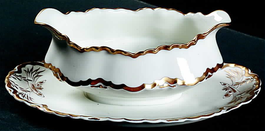 Schleiger 25 Gravy Boat with Attached Underplate by Haviland-1