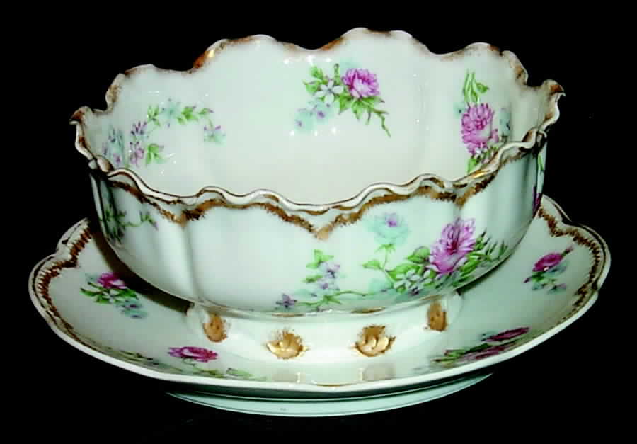 Schleiger 261 Gravy Boat with Attached Underplate by Haviland-1