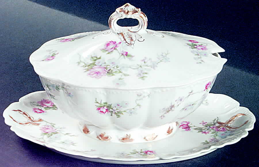 Schleiger 261C Gravy Boat w/Attached Underplate & Lid by Haviland-1