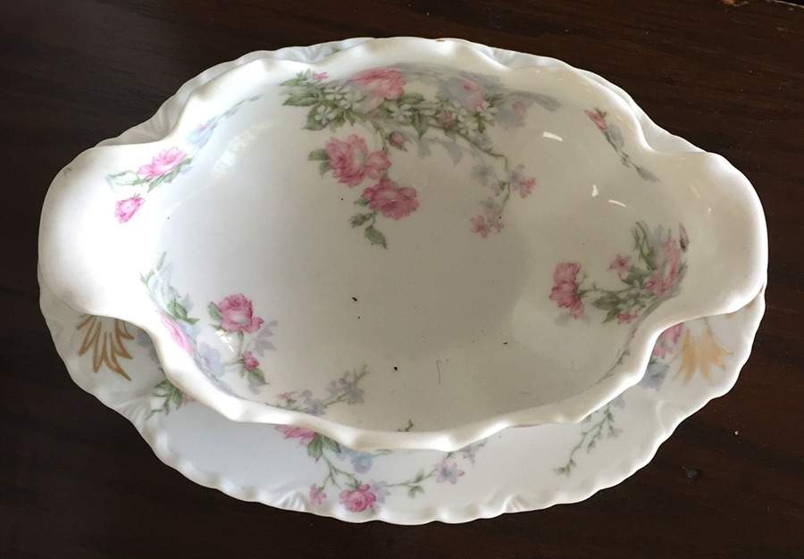 Schleiger 261i Gravy Boat with Attached Underplate by Haviland-1
