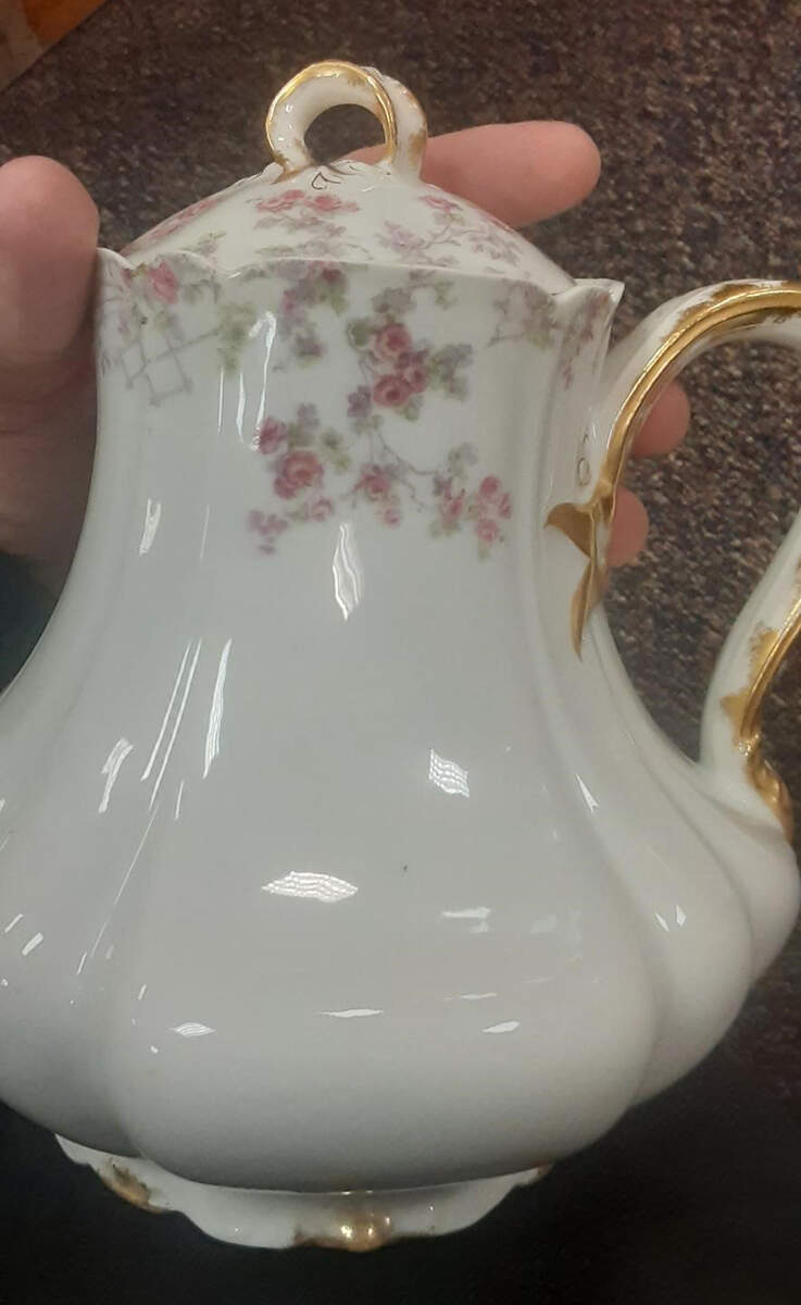 Schleiger 265 Teapot & Lid by Haviland-1