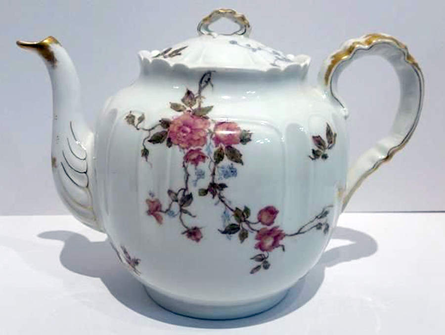 Schleiger 266h Teapot & Lid by Haviland-1