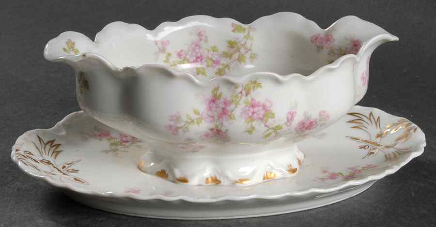 Schleiger 29 Gravy Boat with Attached Underplate by Haviland-1