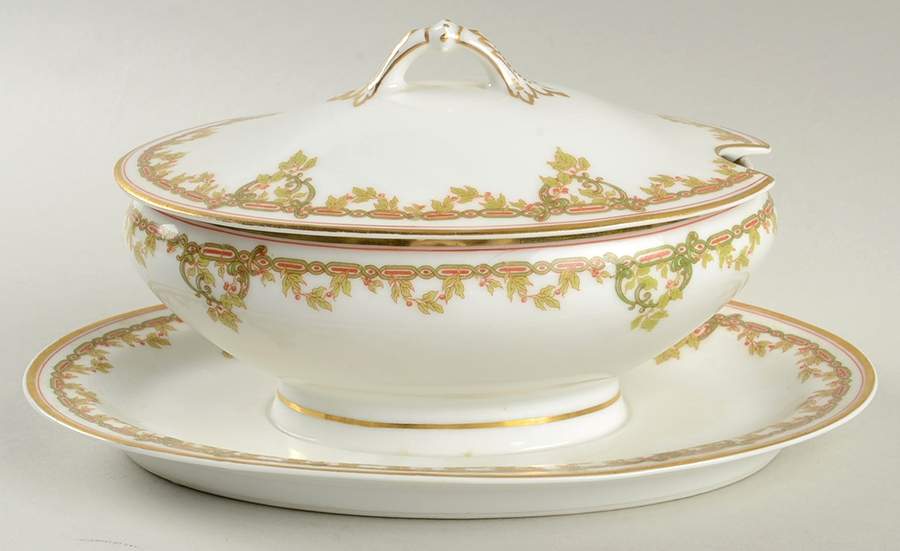 Schleiger 290 Gravy Boat w/Attached Underplate & Lid by Haviland-1