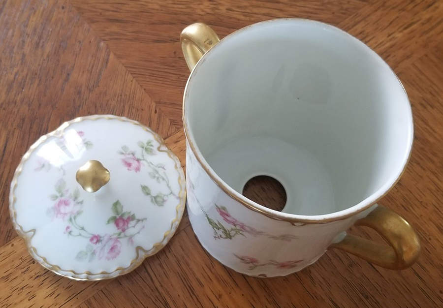 Schleiger 31 Condensed Milk Holder with Lid by Haviland-1
