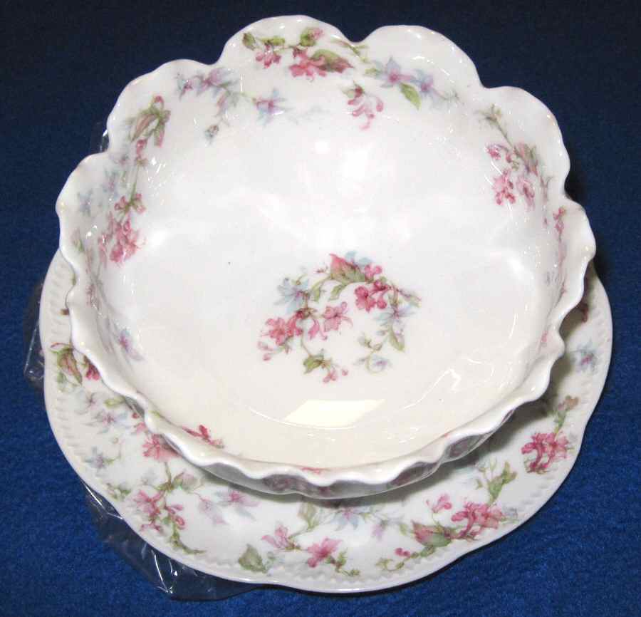 Schleiger 32A Round Gravy Boat/Attached Underplate by Haviland-1