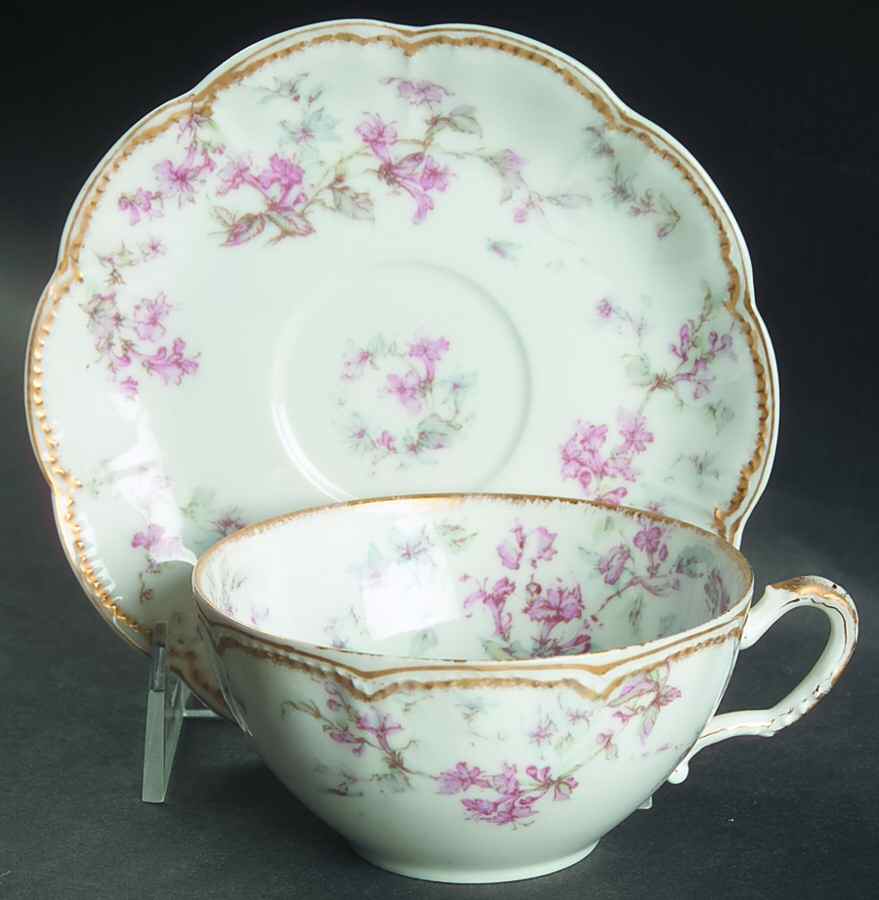 Schleiger 32F Oversized Cup & Saucer Set by Haviland-1