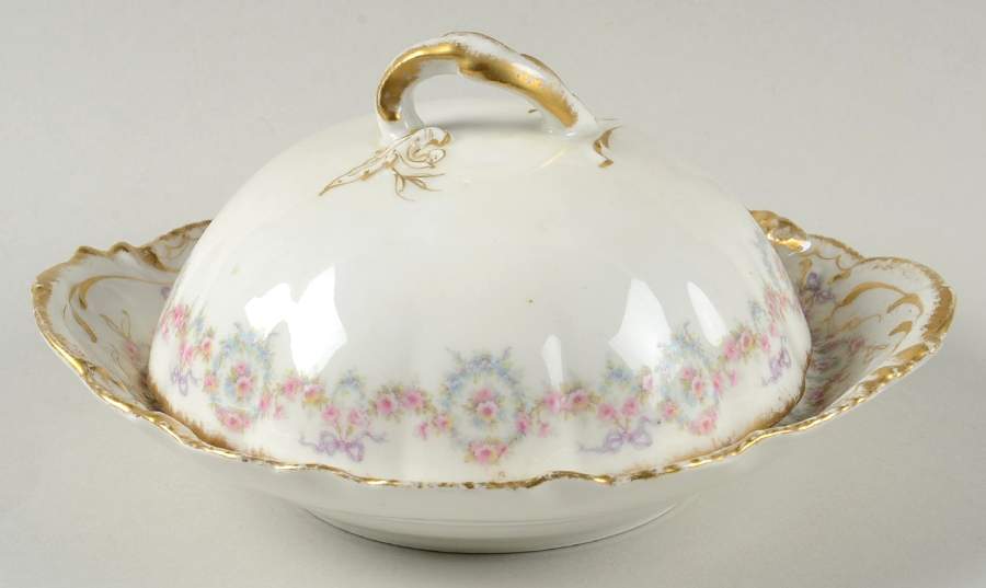 Schleiger 330 Round Covered Butter with Strainer by Haviland-1