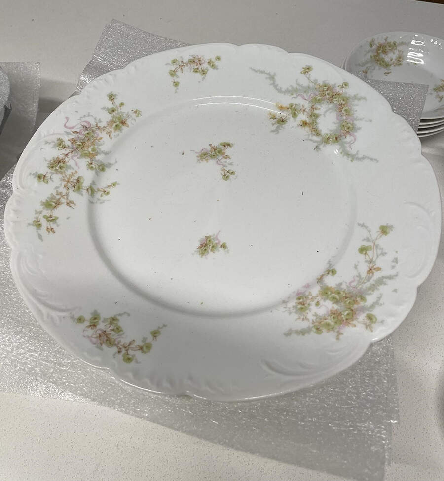 Schleiger 342q Dinner Plate by Haviland-1
