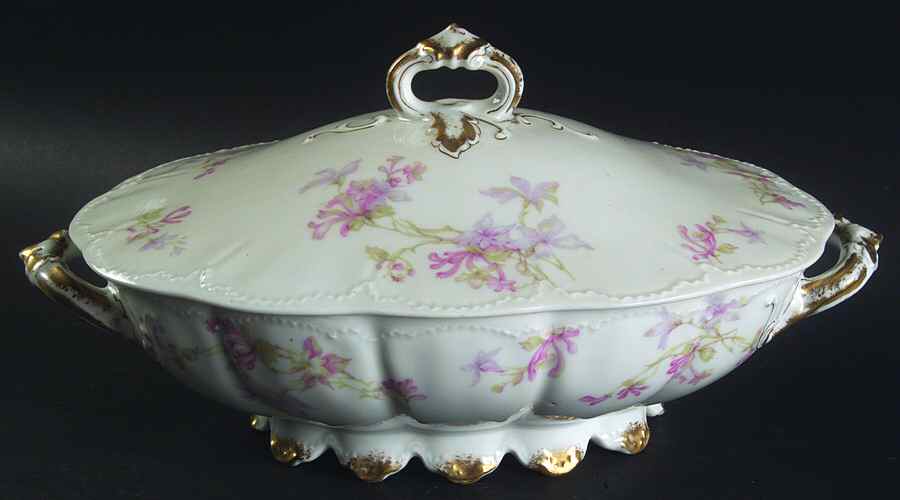Schleiger 36g Oval Covered Vegetable by Haviland-1