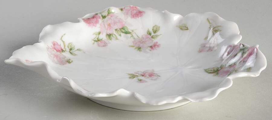 Schleiger 39C 6" Leaf Dish by Haviland-1