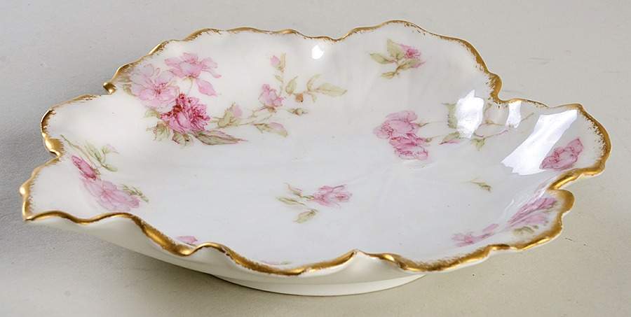 Schleiger 39D 6" Leaf Dish by Haviland-1