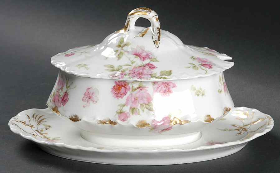 Schleiger 39F Gravy Boat w/Attached Underplate & Lid by Haviland-1