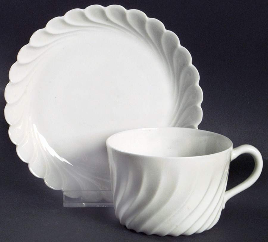 Schleiger 413 (Older, Pre 1950) Flat Cup & Saucer Set by Haviland-1