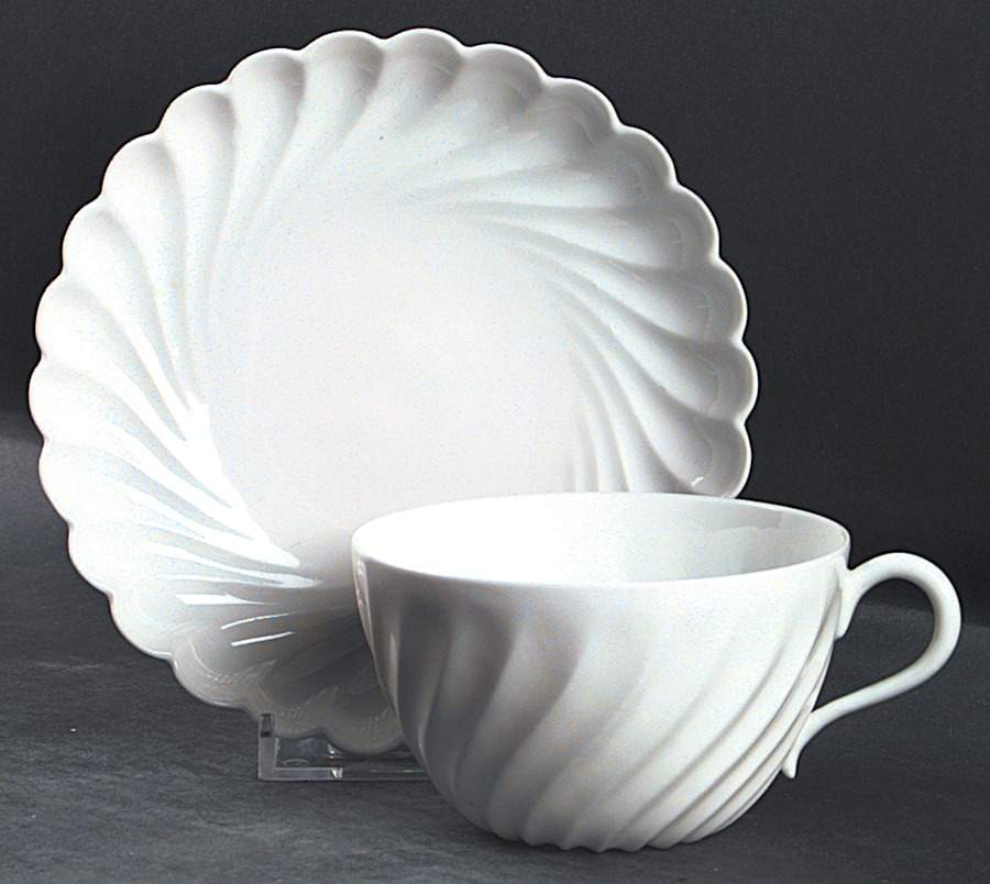 Schleiger 413 (Older, Pre 1950) Flat Cup & Saucer Set by Haviland-1