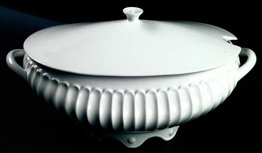 Schleiger 413 (Older, Pre 1950) Tureen &  Lid by Haviland-1