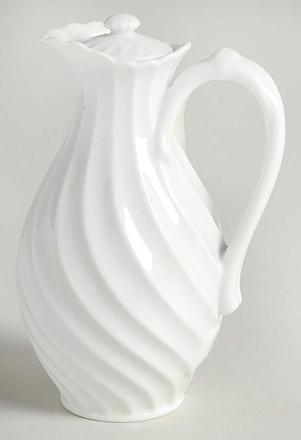 Schleiger 413 (Older, Pre 1950) Creamer & Lid by Haviland-1