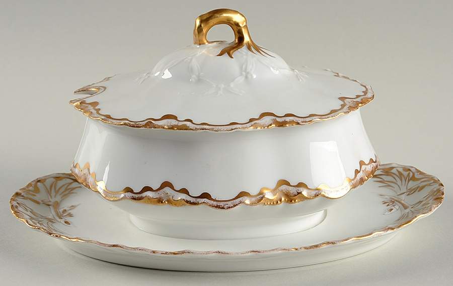 Schleiger 428 Gravy Boat w/Attached Underplate & Lid by Haviland-1