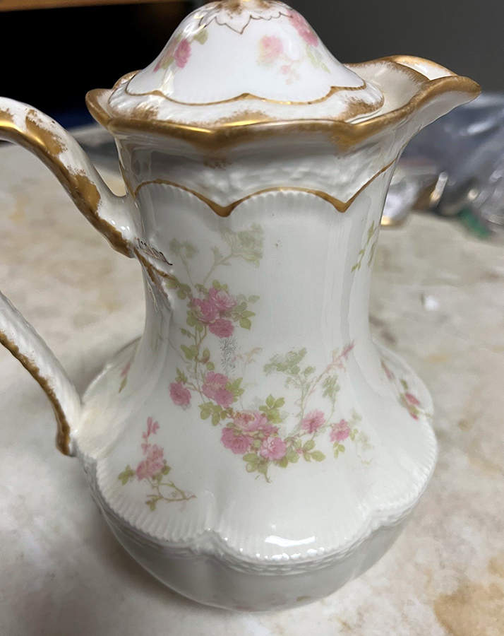 Schleiger 42G Chocolate Pot & Lid by Haviland-1
