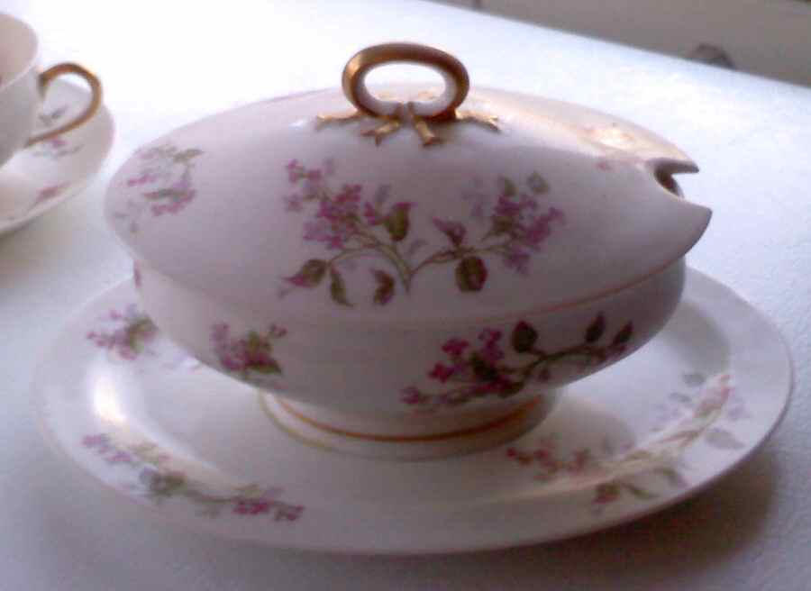 Schleiger 444h Sauce Boat & Lid with Underplate by Haviland-1