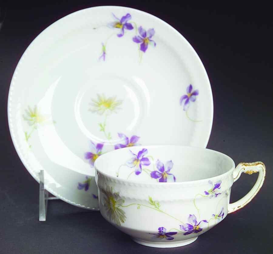 Schleiger 453b Flat Cup & Saucer Set by Haviland-1