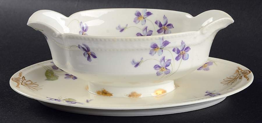 Schleiger 453b Gravy Boat with Attached Underplate by Haviland-1