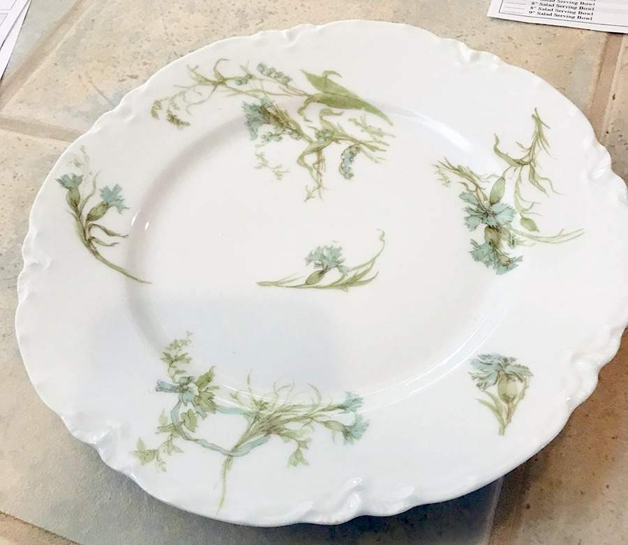 Schleiger 472l Dinner Plate by Haviland-1