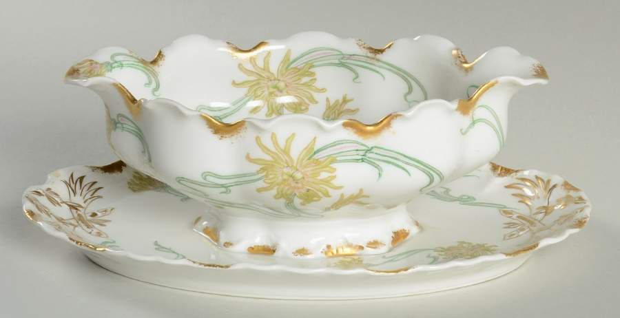 Schleiger 492 Gravy Boat with Attached Underplate by Haviland-1