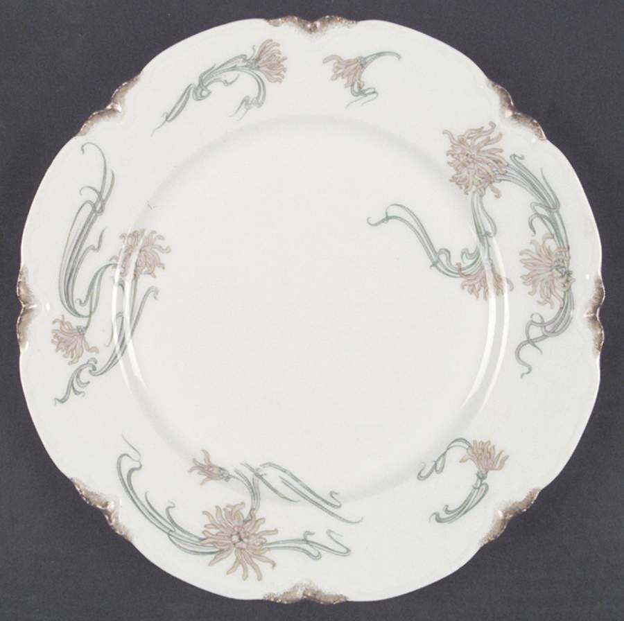 Schleiger 492 Dinner Plate by Haviland-1
