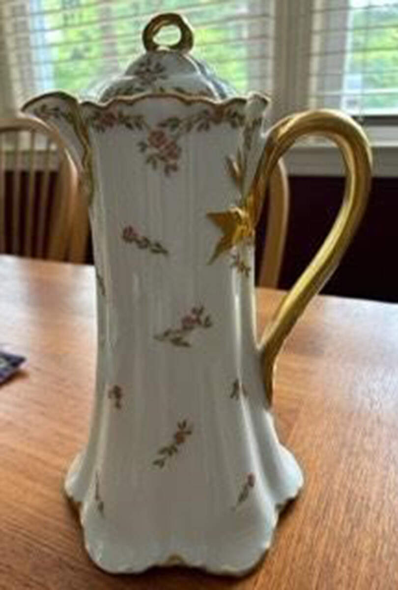 Schleiger 523 Chocolate Pot & Lid by Haviland-1