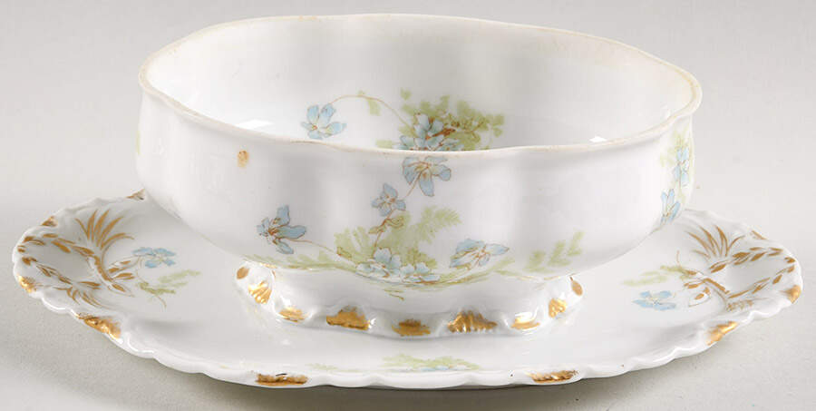 Schleiger 52b Gravy Boat w/Attached Underplate No Lid by Haviland-1