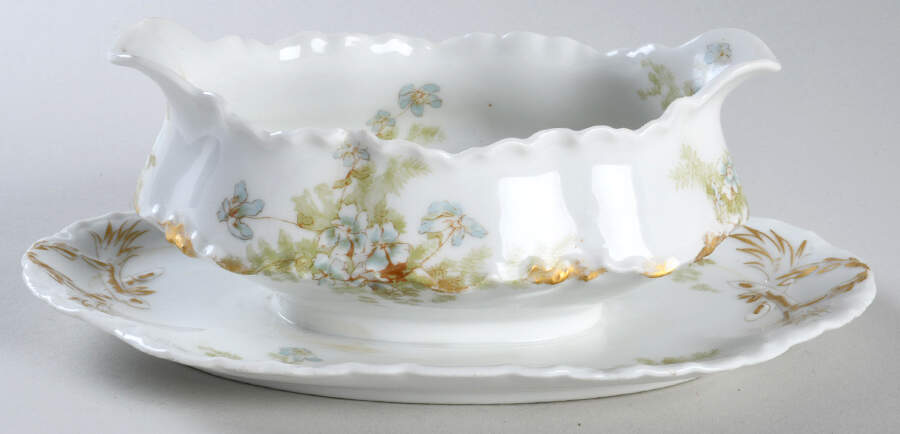 Schleiger 52b Gravy Boat with Attached Underplate by Haviland-1