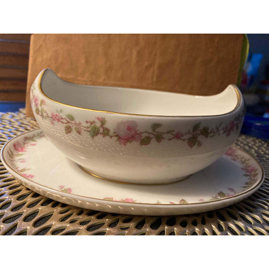 Schleiger 542 Gravy Boat with Attached Underplate by Haviland-1