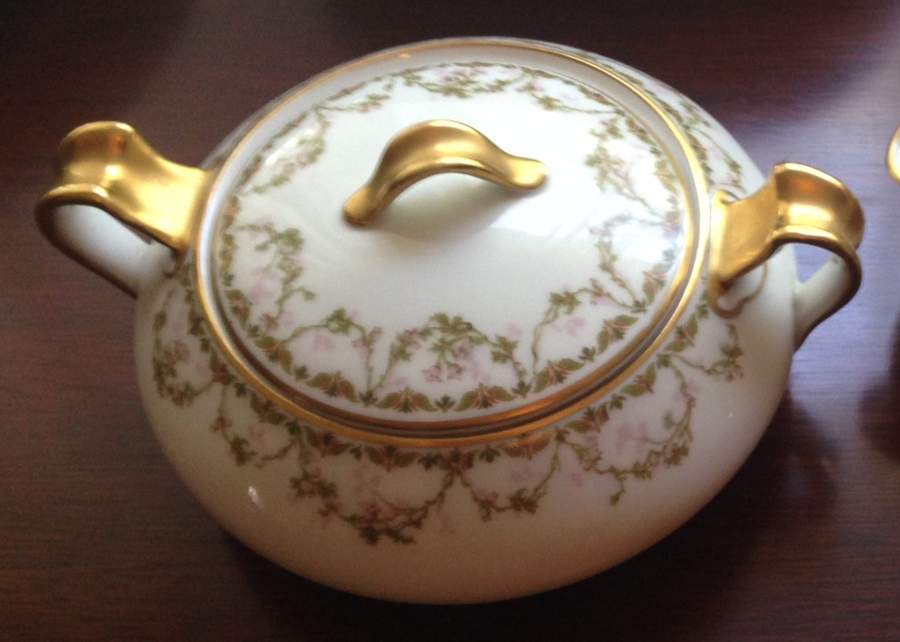Schleiger 544 Sugar Bowl & Lid by Haviland-1