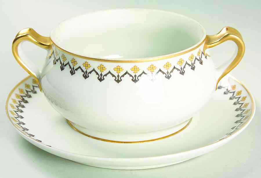 Schleiger 570B Gravy Boat with Attached Underplate by Haviland-1