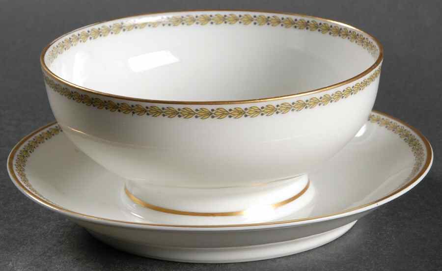Schleiger 573 Gravy Boat with Attached Underplate by Haviland-1