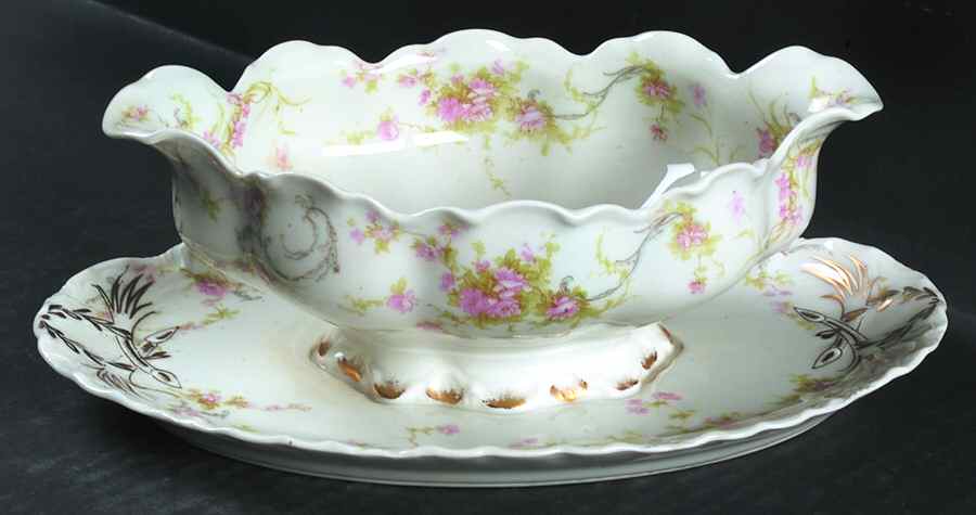 Schleiger 57A Gravy Boat with Attached Underplate by Haviland-1