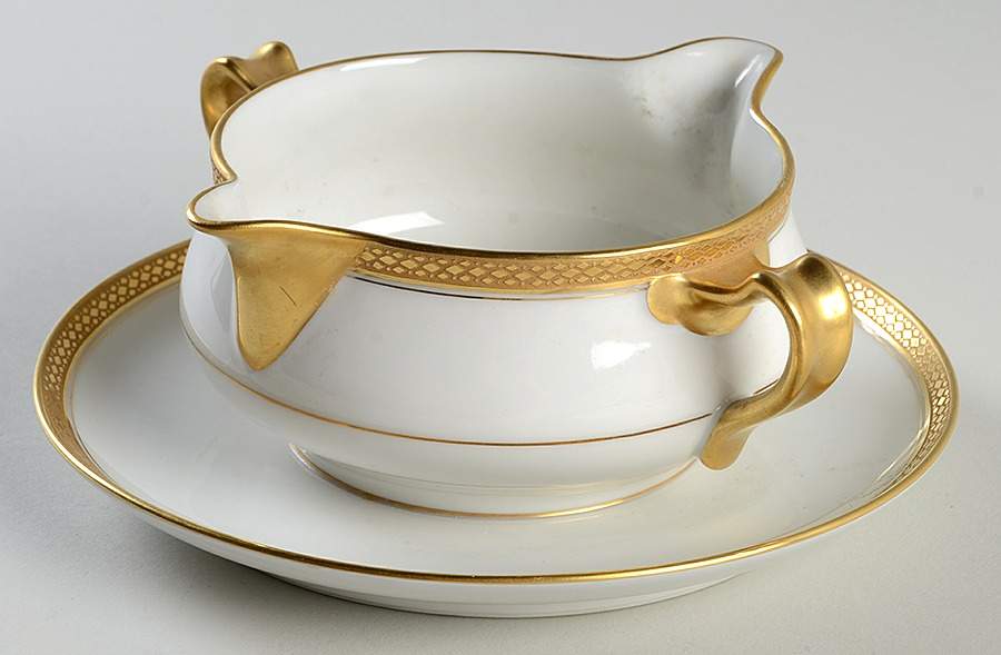 Schleiger 586 Round Gravy Boat/Attached Underplate by Haviland-1