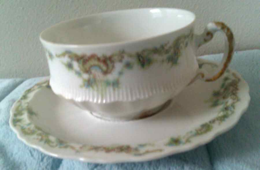 Schleiger 599e Flat Cup & Saucer Set by Haviland-1