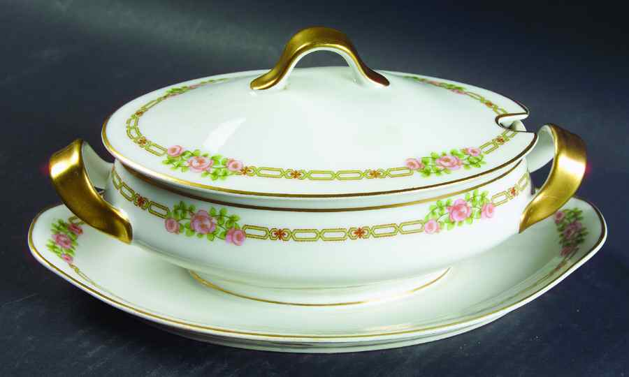 Schleiger 635 Gravy Boat w/Attached Underplate & Lid by Haviland-1