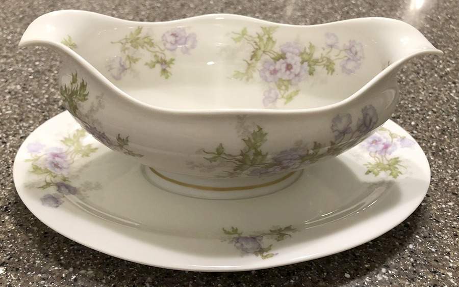 Schleiger 64f Gravy Boat with Attached Underplate by Haviland-1