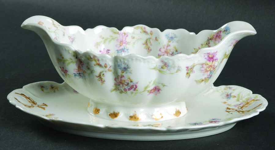 Schleiger 659 Gravy Boat with Attached Underplate by Haviland-1