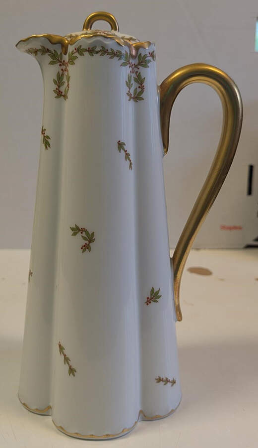 Schleiger 724 Chocolate Pot & Lid by Haviland-1