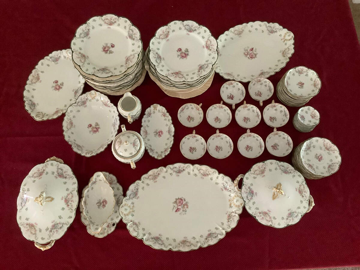 Schleiger 72a Dinner Plate by Haviland-1