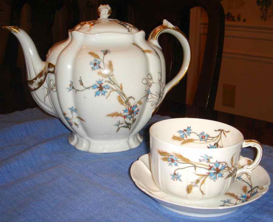 Schleiger 73 Teapot & Lid by Haviland-1